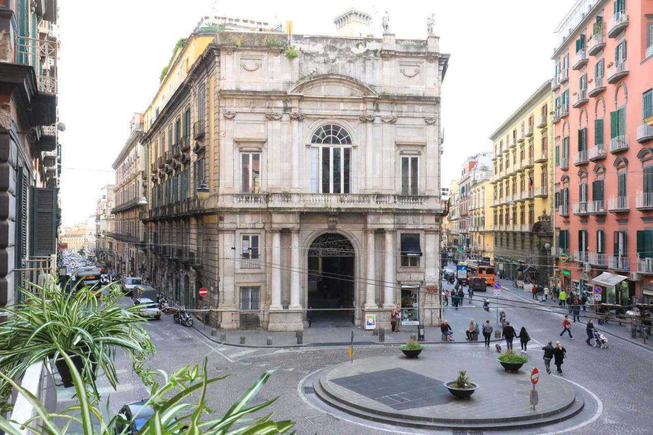 Toledo 16 Luxury Suites Napoli Eksteriør bilde